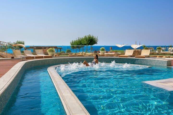 Pool 50 of 117