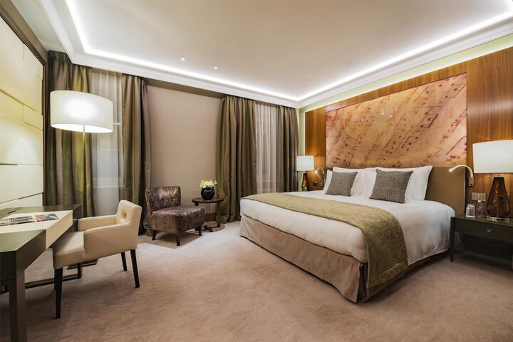 Room 20 of 208