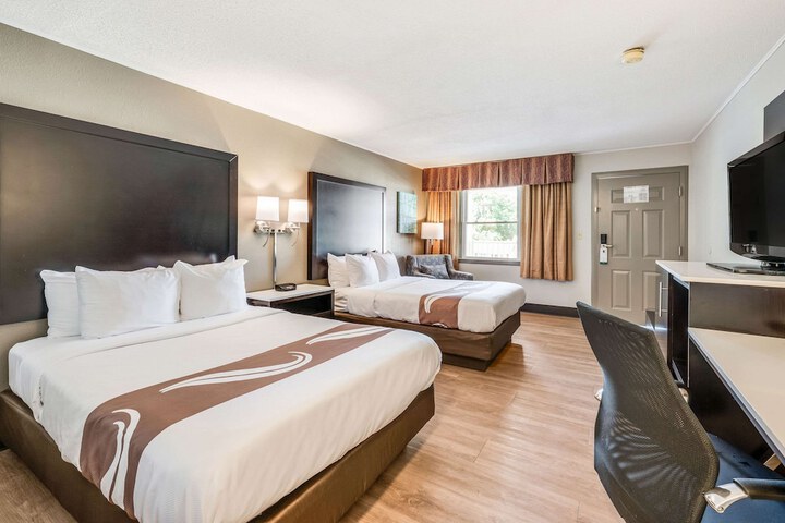 2 Double Beds (5 of 9)