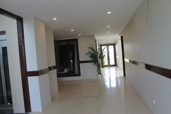 Room 15 of 36