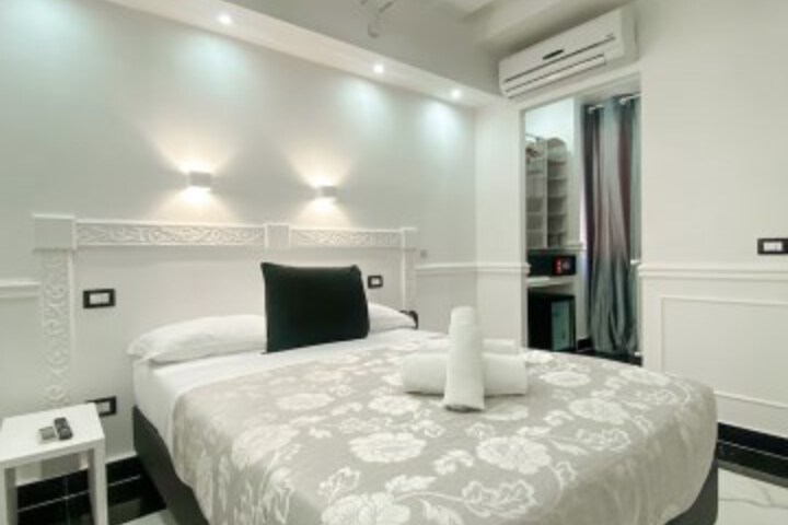 Room 44 of 82