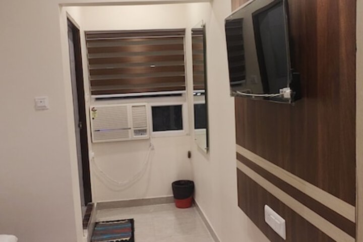 Room 5 of 7