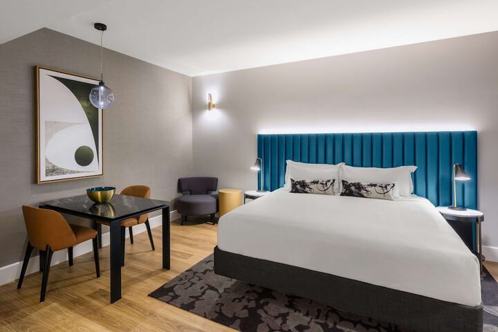 Room 21 of 87