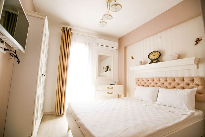 Room 6 of 27