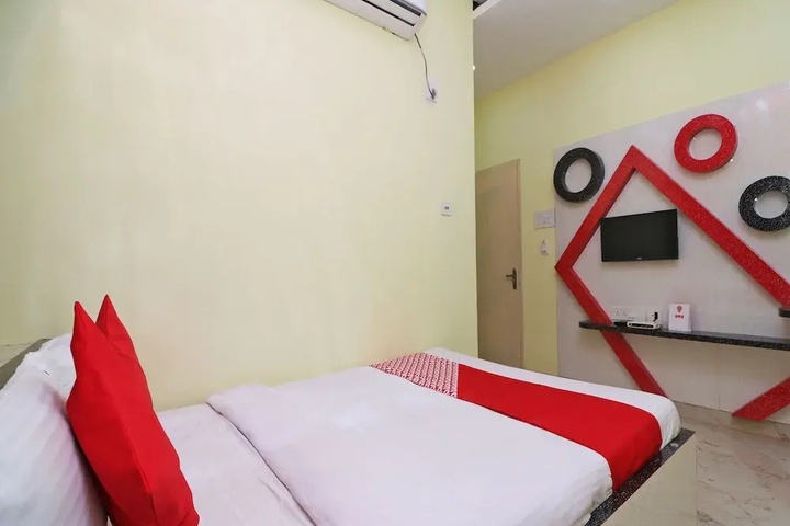 Room 2 of 4