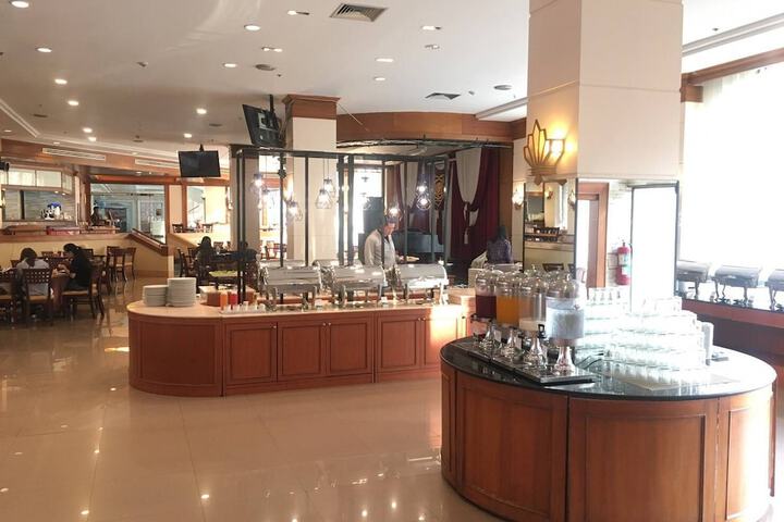 Breakfast buffet
