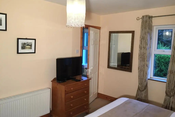 Room 2 of 11