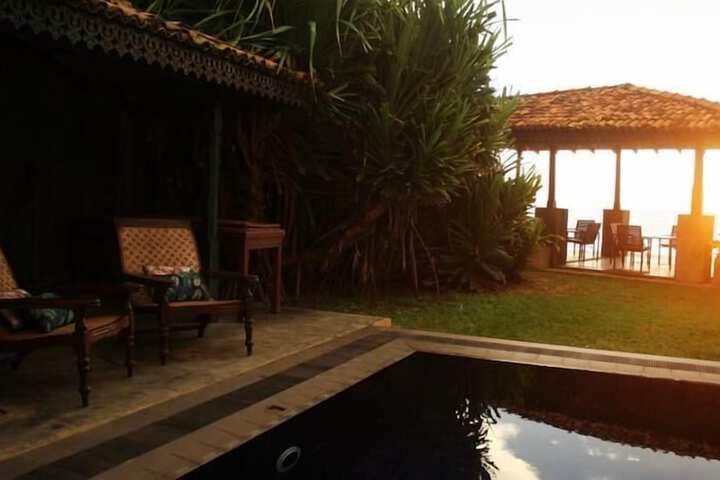 Pool 13 of 28