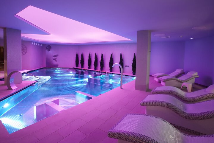Pools & Facilities