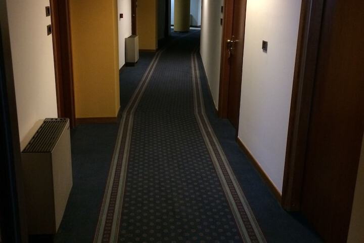 Ballroom/Hall 22 of 33