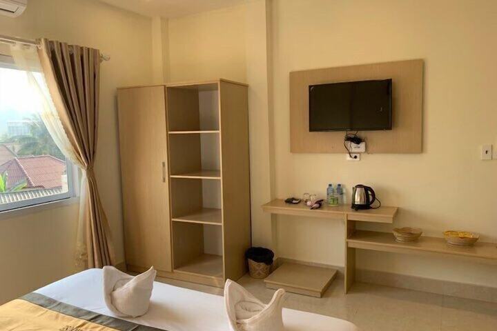 Room 28 of 49