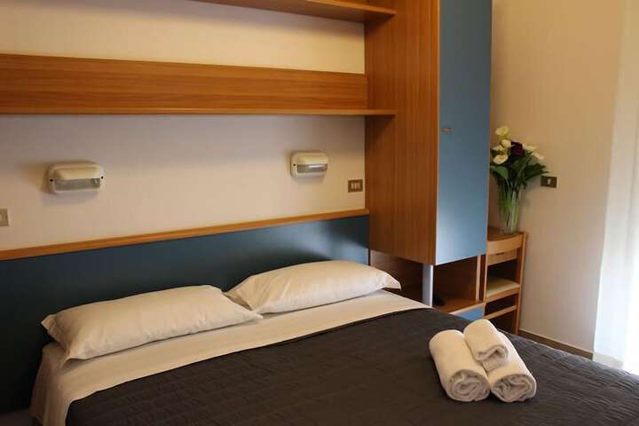 Room 8 of 46