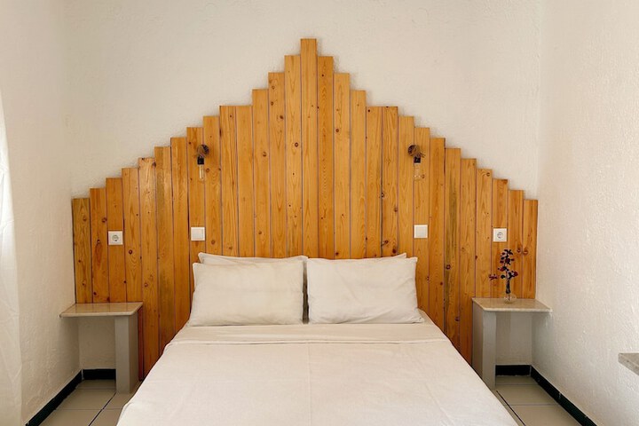 Room 4 of 52