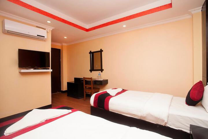 Room 32 of 61