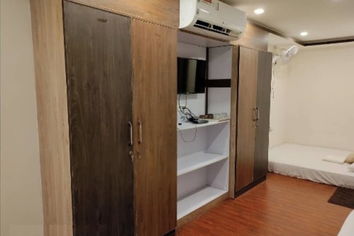 Room 13 of 39
