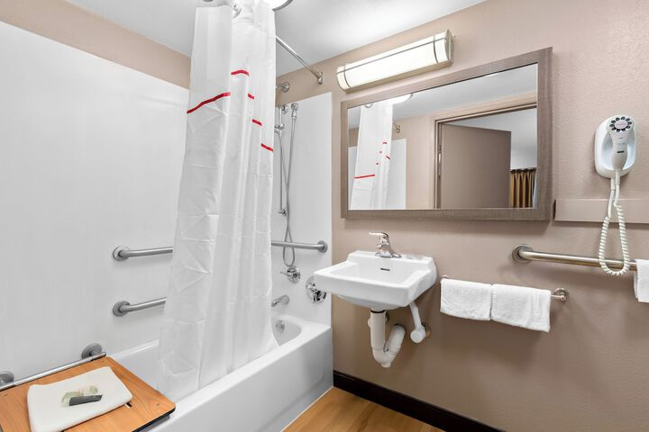 Room 27 of 35
