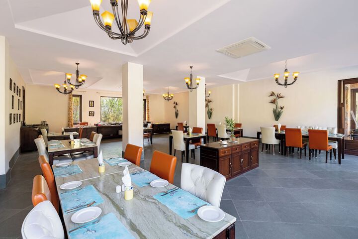 Dining 80 of 129
