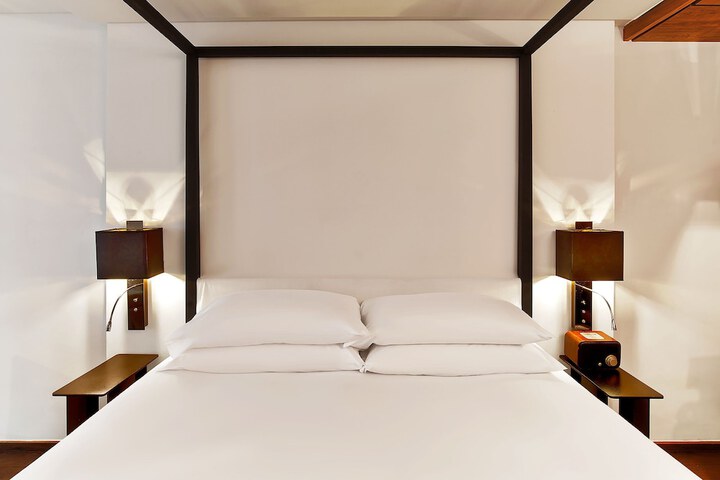 Room 29 of 76