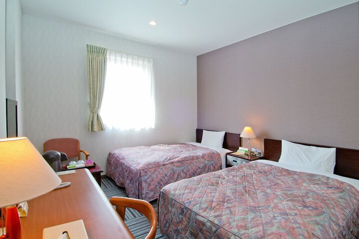 Room 6 of 35