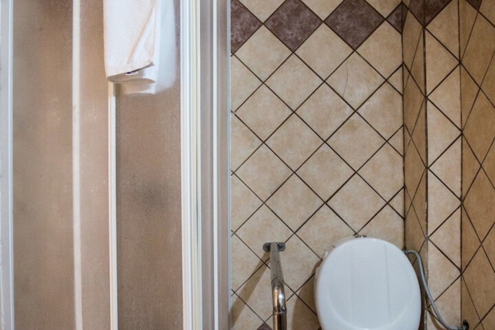 Room 24 of 27