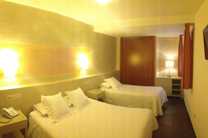 Room 8 of 66