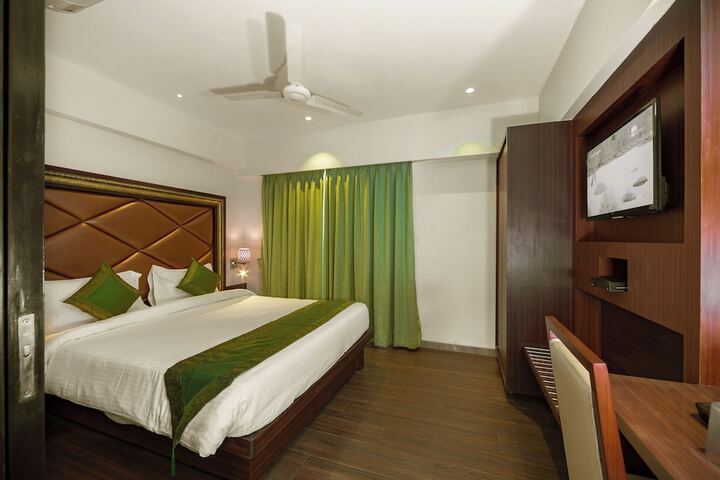 Room 12 of 29