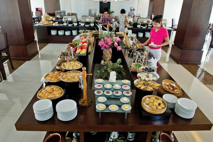 Breakfast/Coffee Service 33 of 56