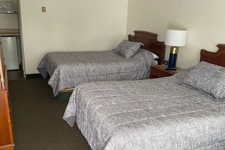Room 8 of 71