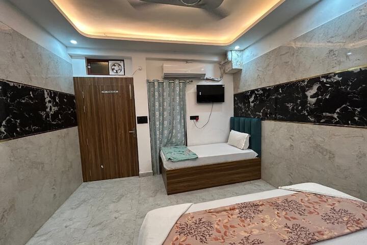 Room 20 of 35