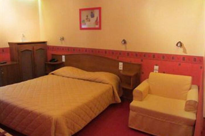 Room 30 of 68