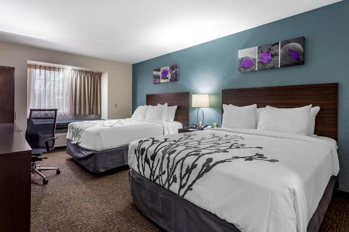 1 Queen Bed (23 of 27)