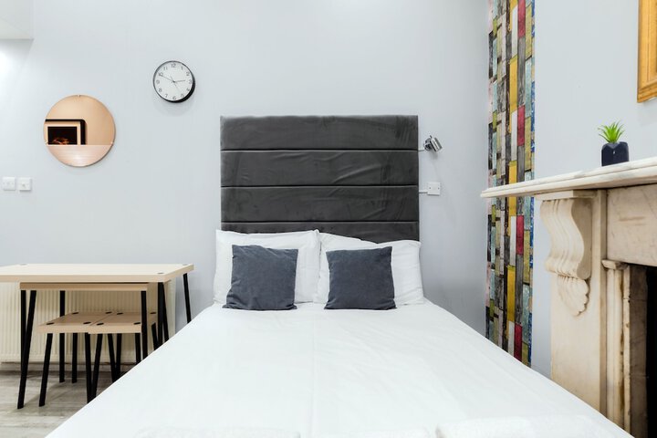 Room 27 of 146