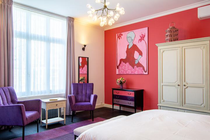 Room 9 of 22