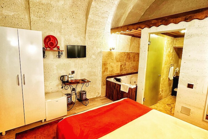 Room 21 of 108