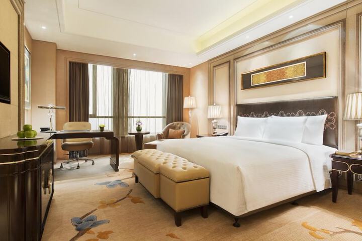 Room 10 of 45