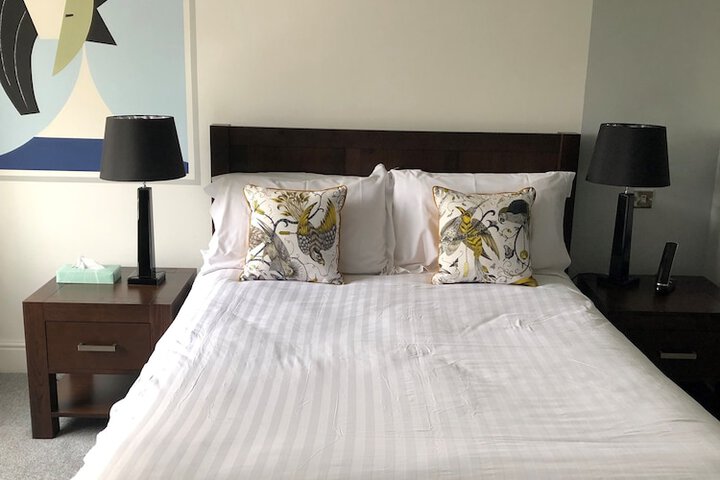 Room 17 of 123