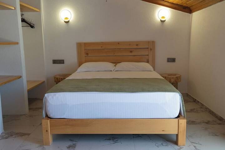Room 3 of 16