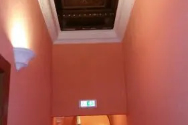Room 11 of 50