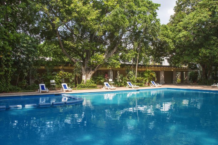 Hotel with Pool