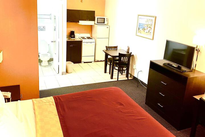 1 King Bed (9 of 10)