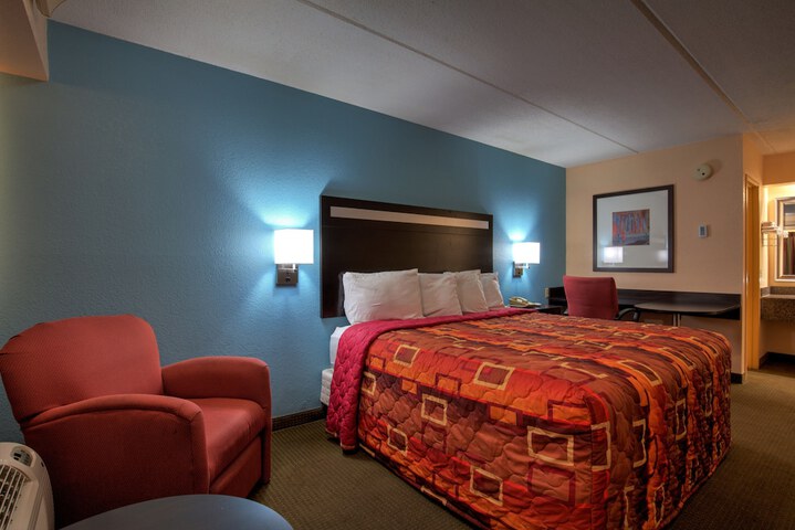 Room 16 of 25