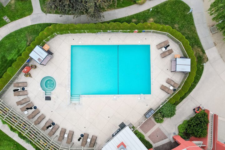 Pool 53 of 102