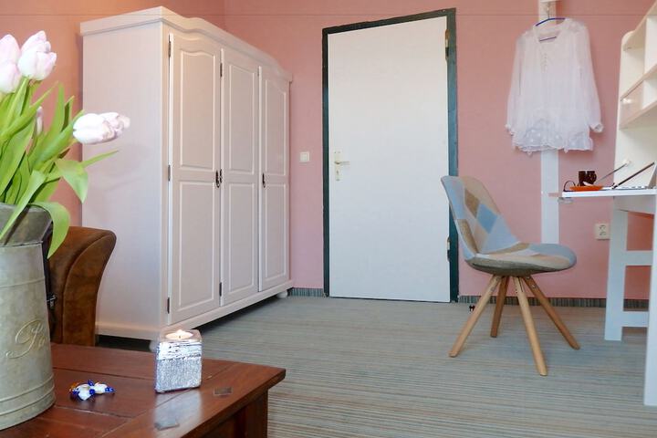 Room 35 of 77