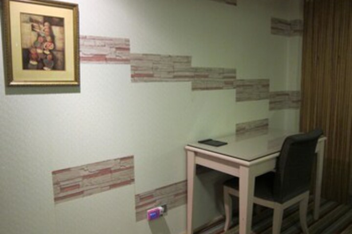 Room 7 of 91