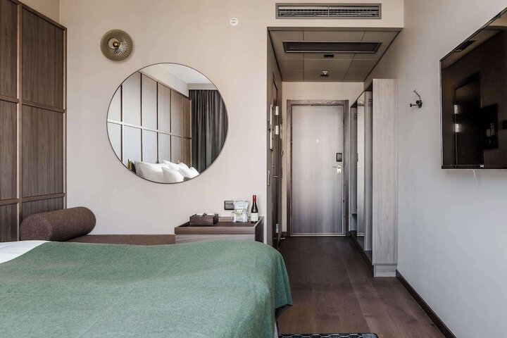 Room 16 of 117