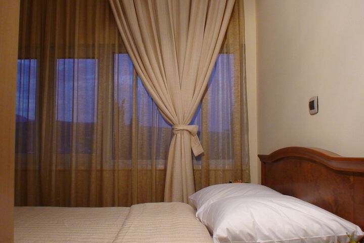 Room 8 of 31