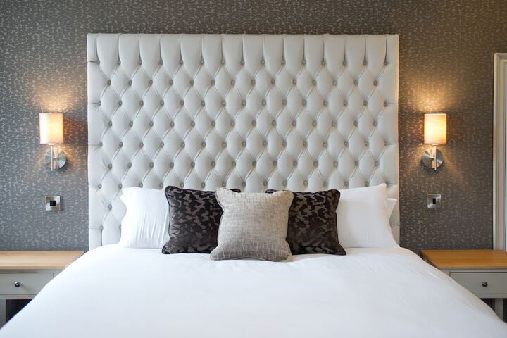 Room 3 of 65