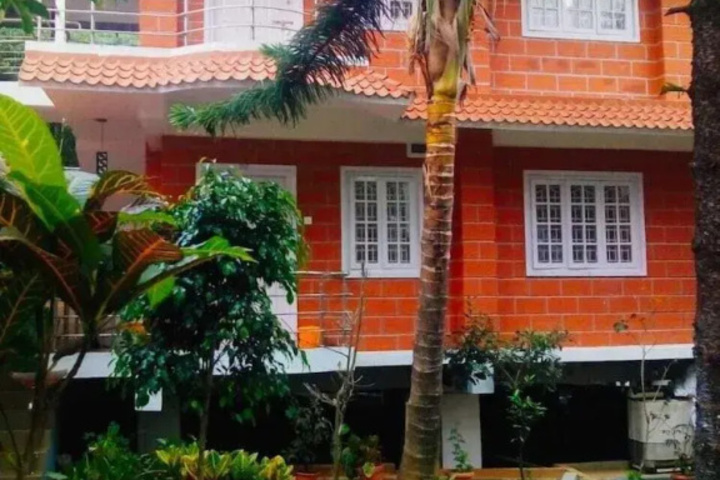Livgrand Deepikas Residence Valparai