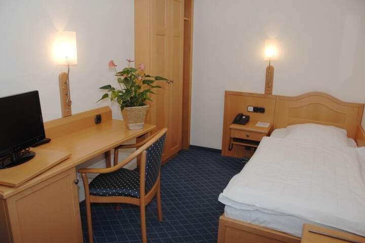 Room 2 of 15