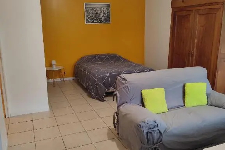 Room 5 of 10